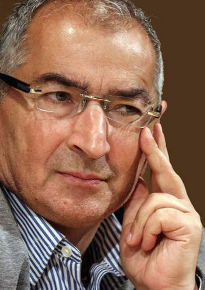 صادق زیباکلام