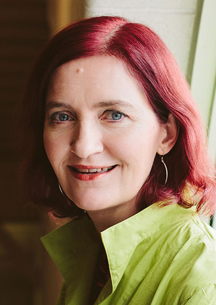 اما داناهیو